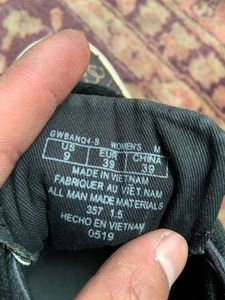 Guess shoe