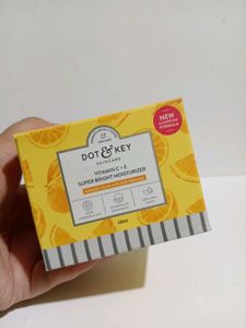 Dot &amp; Key Super Bright Moisturizer