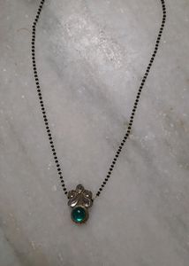 Kundhan Pendnt Black Beads