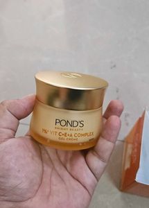 Pond&#39;s Bright Beauty Gel Creme
