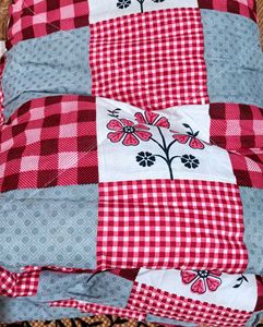 Beautiful Red Grey&#39; AC&#39; Comforter❤️🩶
