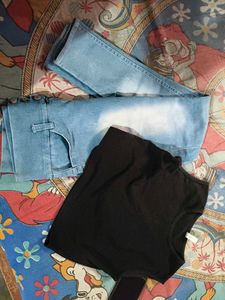 Cute Black Tank Top &amp; Light Bule Jeans🫶🏻🎀