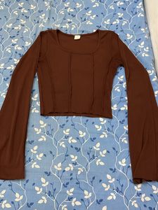 Long sleeve crop top
