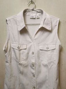 Seveless White Colour Shirt Girls