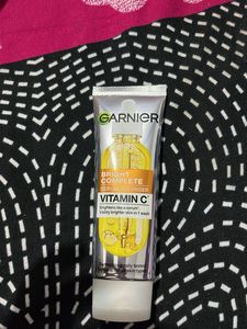 Garnier Bright Complete Serum Cleanser