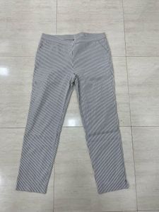 HUE Pinstripe Trousers: Comfort Meets Chic! ✨🥂