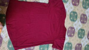 Maroon T-shirt with cute prints