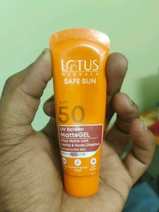 Lotus Herbals Safe Sun SPF 50