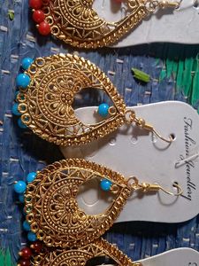 Colorful beaded fashion earrings