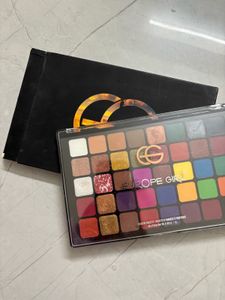 Europe Girl Eyeshadow Palette