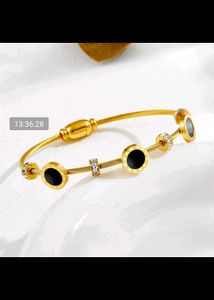 Elegant Gold Bangle