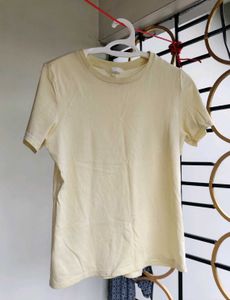 H&amp;M Tshirt Pale Yellow