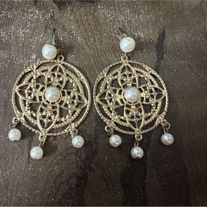 One Pendant Set Along With 4 Pairs Earrings