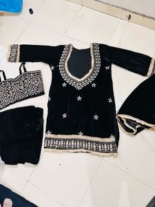 Elegance in Emerald Black Velvet set