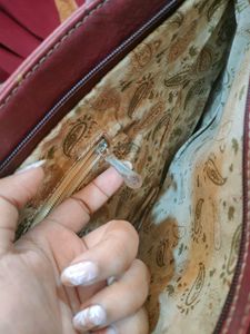 Maroon Handbag👜🌹