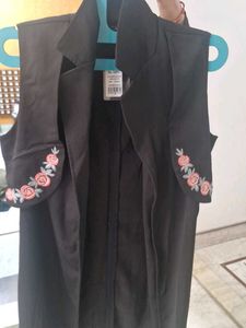 with tag M shrug(Black Embroidered)