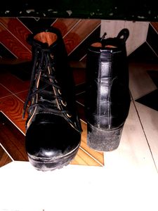 Boots For Women/ Girls (Heals+Shoes)