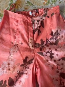 AKS Kurti Suit Set With Dupatta, Earlier It Was Attached To Kurti As Shown In Second Imagine But It Was Not Looking That Good So I Detached It. Only Used For 2-3 Hours