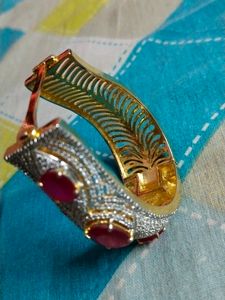 ✨ Beutiful Bangle ✨