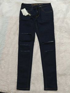 🆕 Mid Rise Ripped Jeans