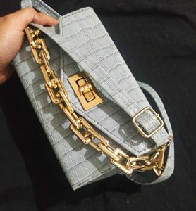 Box Sling bag