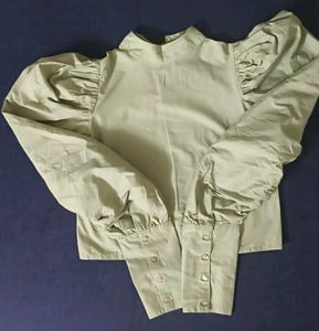 Bell hands green top