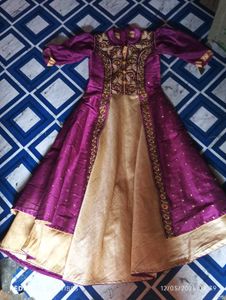 I Selling a Gown