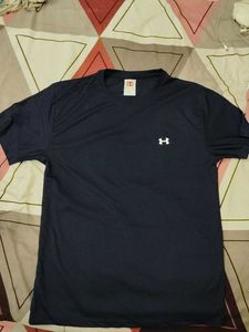 Under Armour Orginal Authentic Xl Dry fit Tshirt