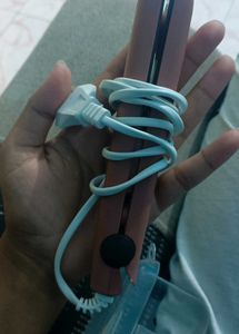 MINI PORTABLE HAIR STRAIGHTENER