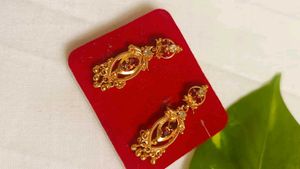 Maroon Ear Rings