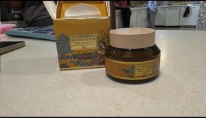 FloraSoul Ayurveda Illuminating Walnut Scrub