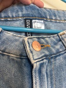 H&amp;M RIBBED-DETAILED HIGH RISE JEANS