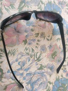 Sunglasses (Black)