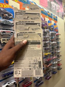 Hot Wheels Imported Porsche &amp; Mustang Set