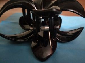 Flower hair claw clip