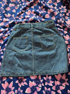 Pretty Small Skirt With A Half sleeve Cute Top