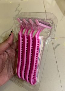 Pink Gillctte hair Razors (Set of 4)