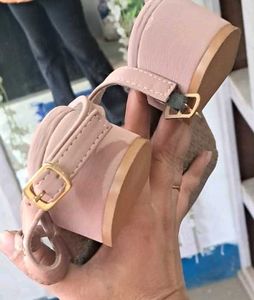 New Sandal