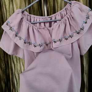 Pretty Pale Lilac Coloured Ruffly Top ❤️