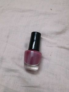 Ellen Tracy Nail Polish