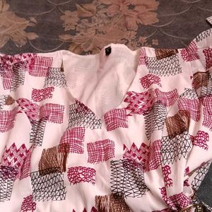 Patterned V-neck Top