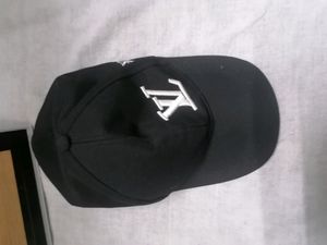 Caps