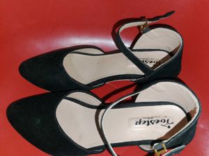 Elegant Black Ankle Strap Flats