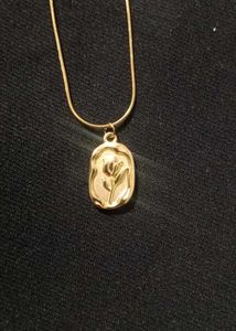 Gold Tone Floral Pendant Necklace