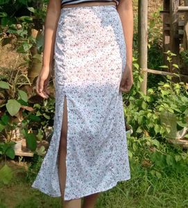 Floral Slit Cut Skirt 🦢