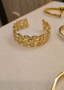 Gold Bangles &amp; Bracelets