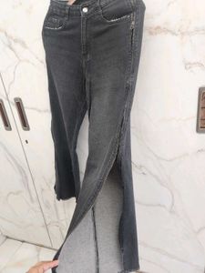 Chic grey Denim Jeans with Zipper Detail