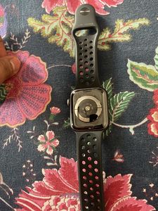 Apple Watch Series 4 Nike Edition