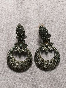 Flower Design Earrings With A Freebie Necklace