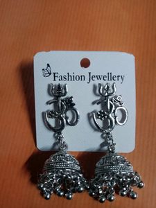 Om Jhumka